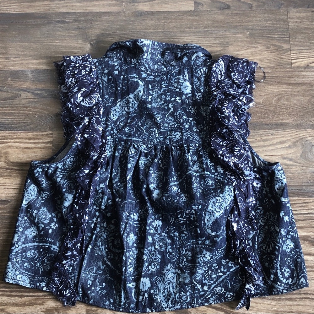 Pilcro Sleeveless Ruffle Denim Blouse Button Front Distressed Paisley - Picture 8 of 16